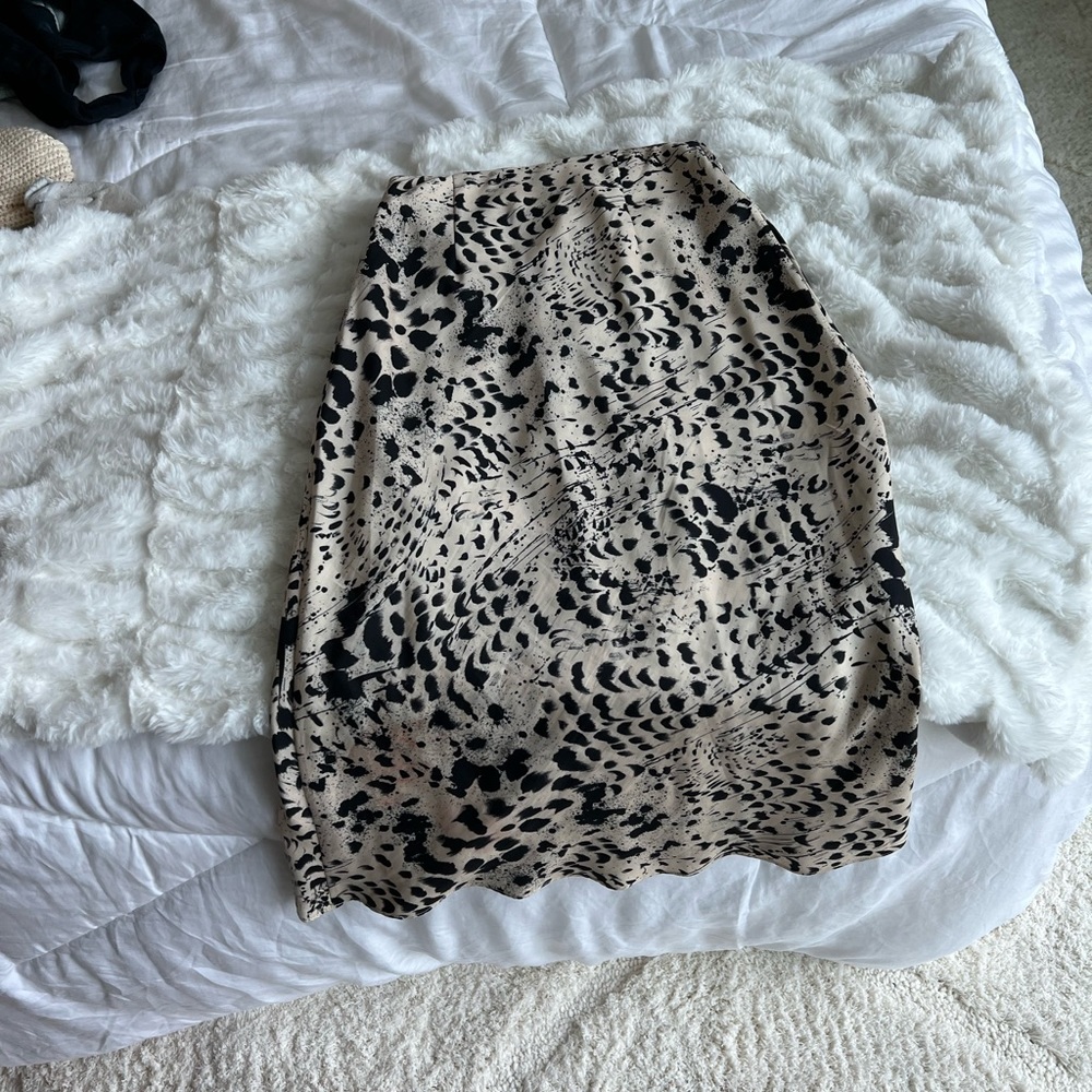 Aritzia Babaton Leopard Print Skirt - Size 00